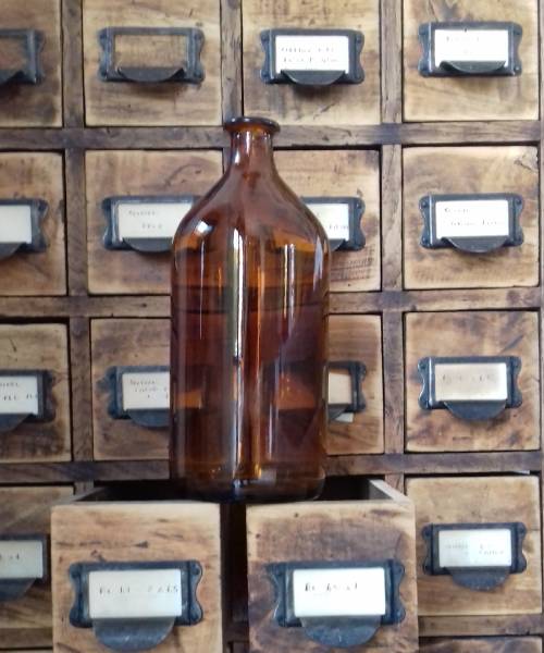 Pot ancien à pharmacie