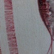 Coussin écru rayures peintes bordeaux