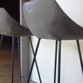 Chaise de bar en béton à La Rochelle