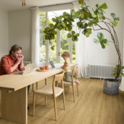 Classic Chêne miel brun CLM5792 | Sol stratifié